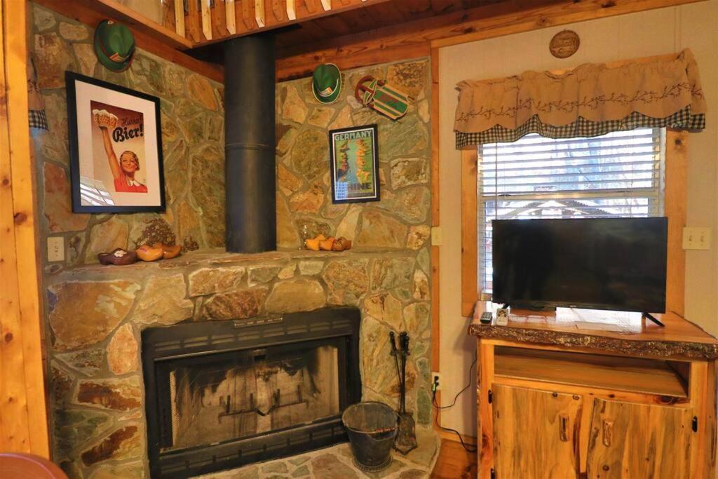 Oktoberfest Themed Cabin In Woods Stream #14 هيلين المظهر الخارجي الصورة
