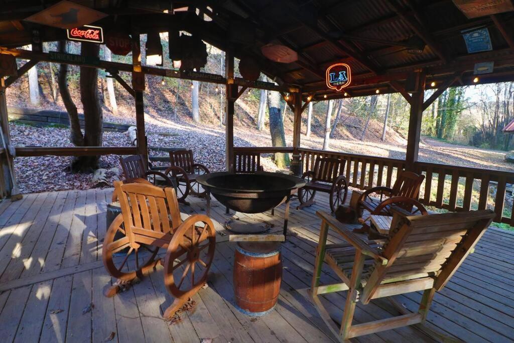 Oktoberfest Themed Cabin In Woods Stream #14 هيلين المظهر الخارجي الصورة
