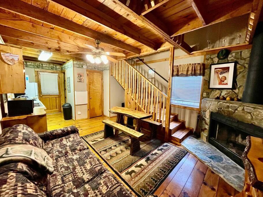 Oktoberfest Themed Cabin In Woods Stream #14 هيلين المظهر الخارجي الصورة