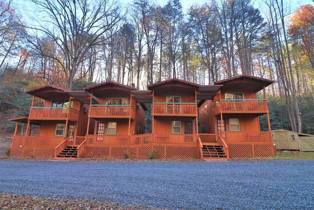 Oktoberfest Themed Cabin In Woods Stream #14 هيلين المظهر الخارجي الصورة